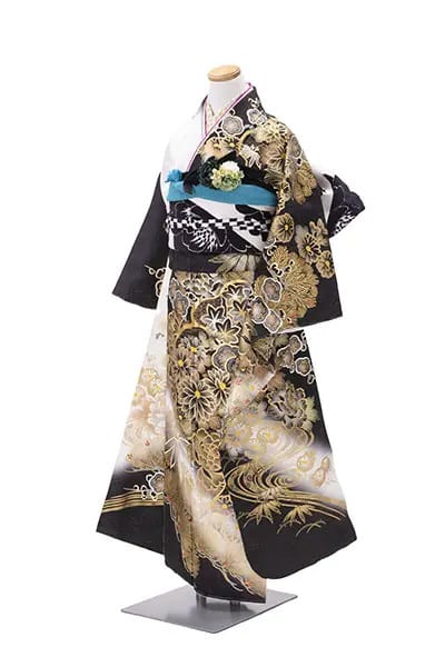 黒の振袖(古典 / 華やか)